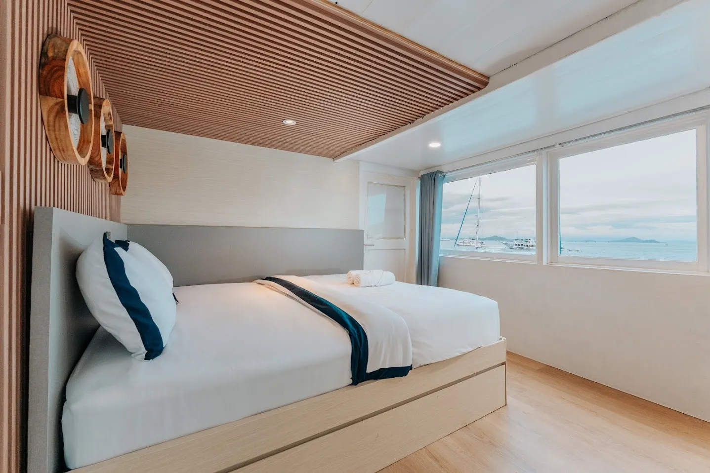 Deluxe-Sea-View-Cabin-Bedroom-2