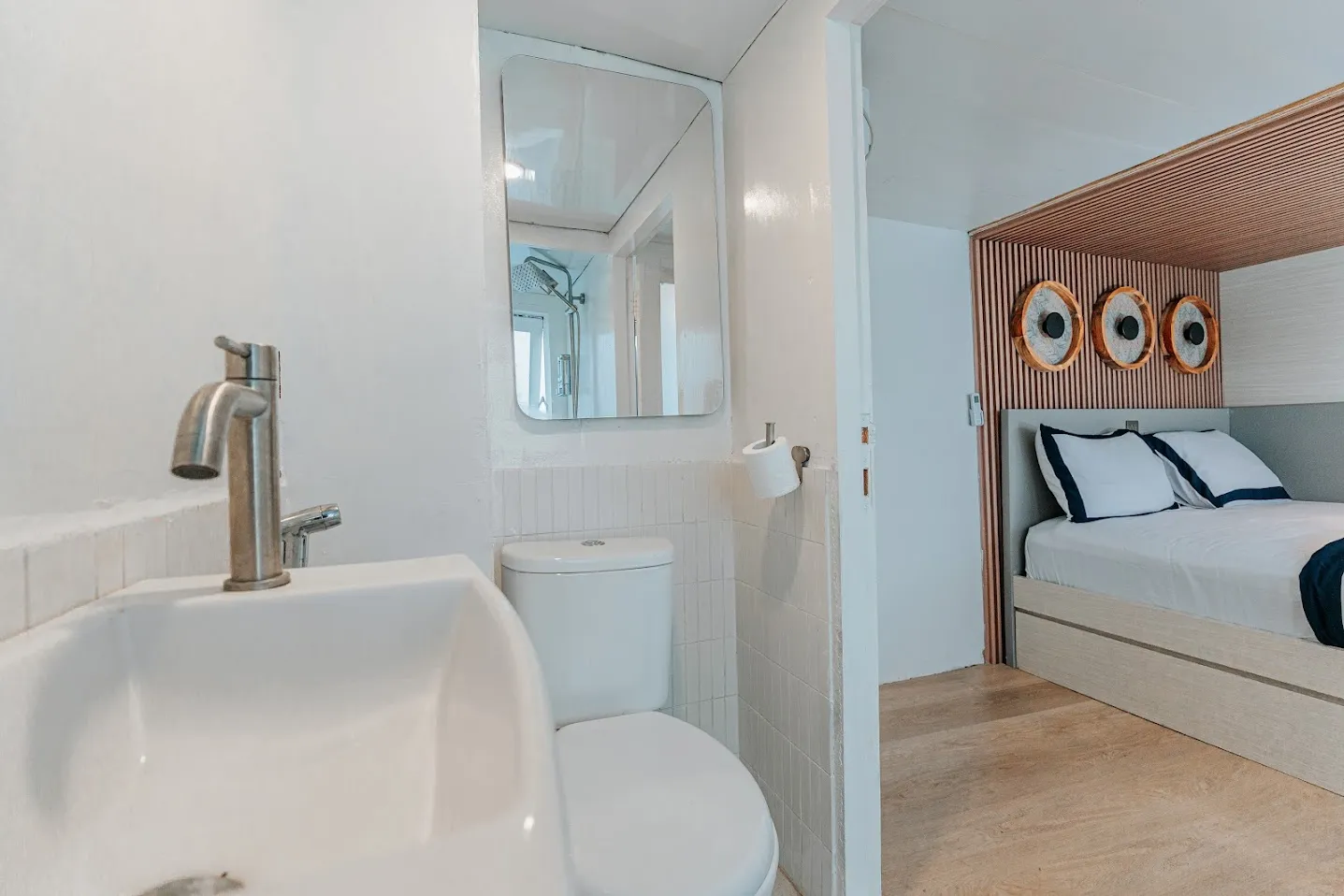 Deluxe-Sea-View-Cabin-Bedroom-3