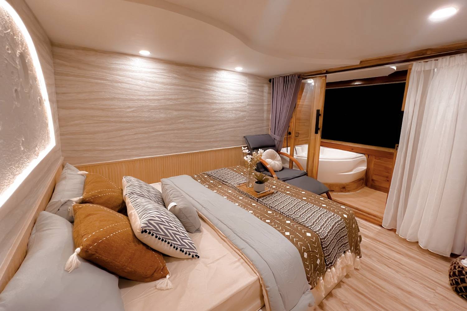 Earth-Master-Balcony-2