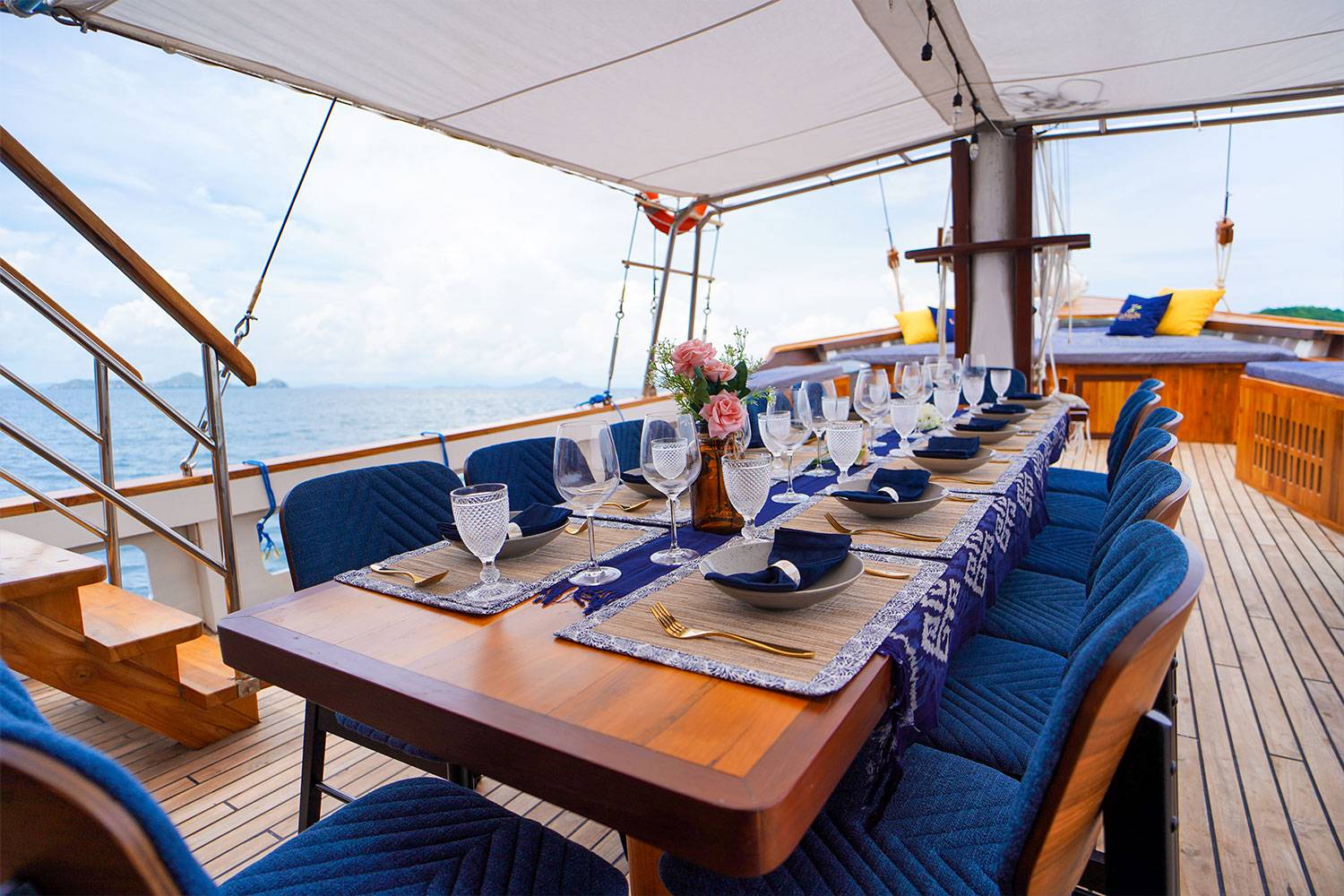 LaMaIn1 phinisea dining