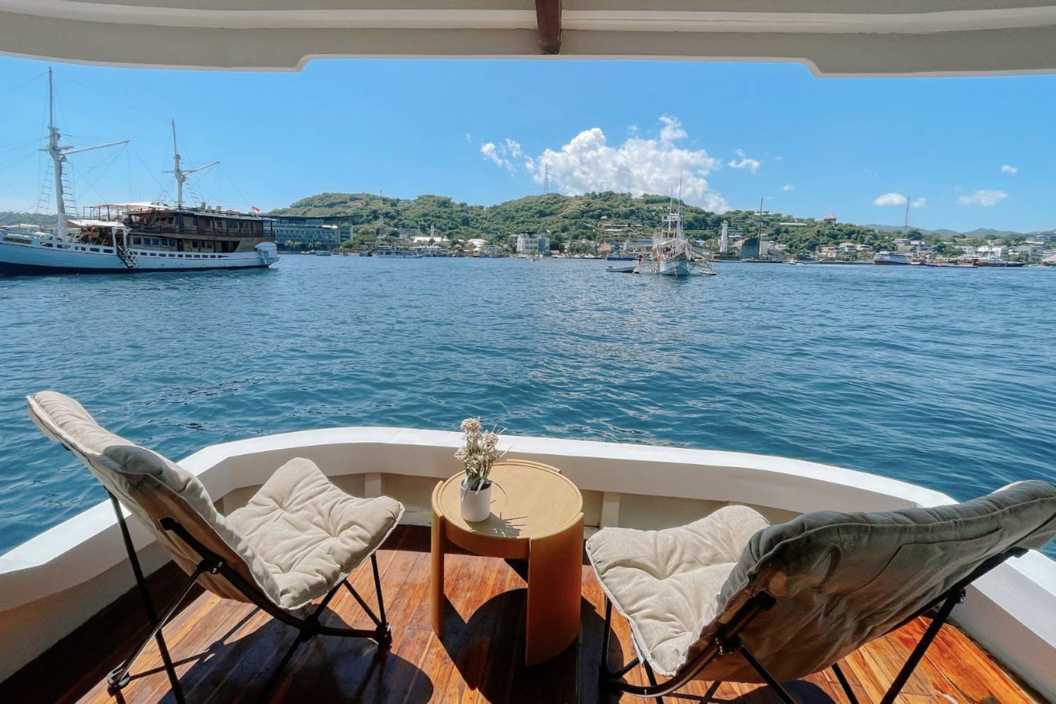 Laut-Legendary-Suite-2