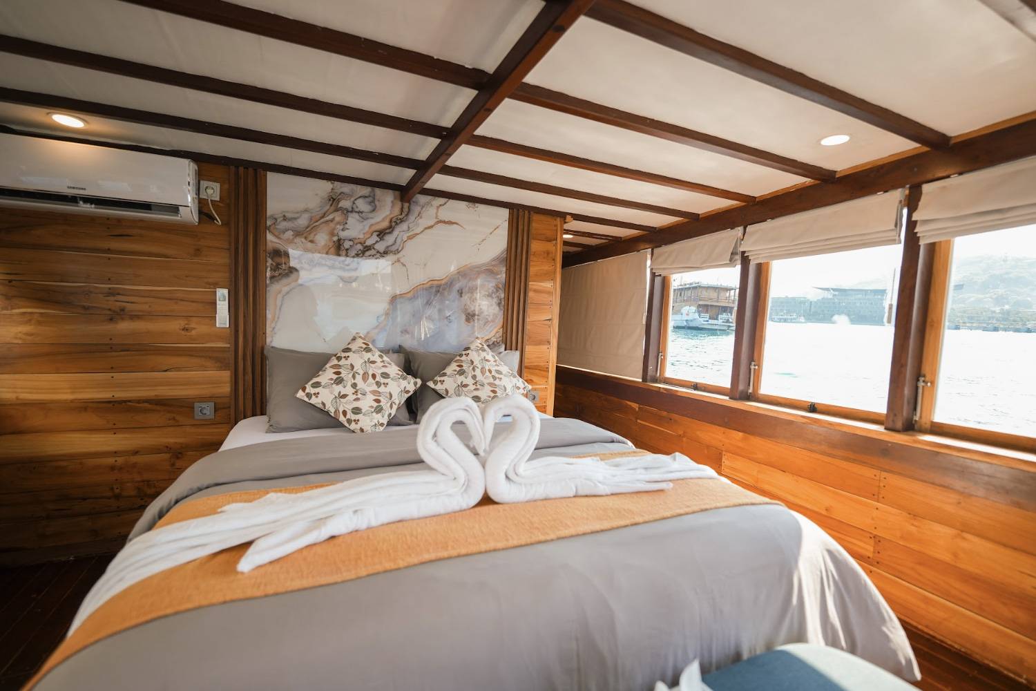 Laut-Legendary-Suite-4