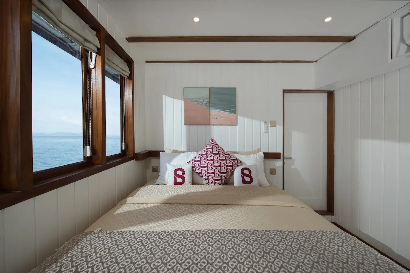 Le-Costa-Deluxe-Cabin-4