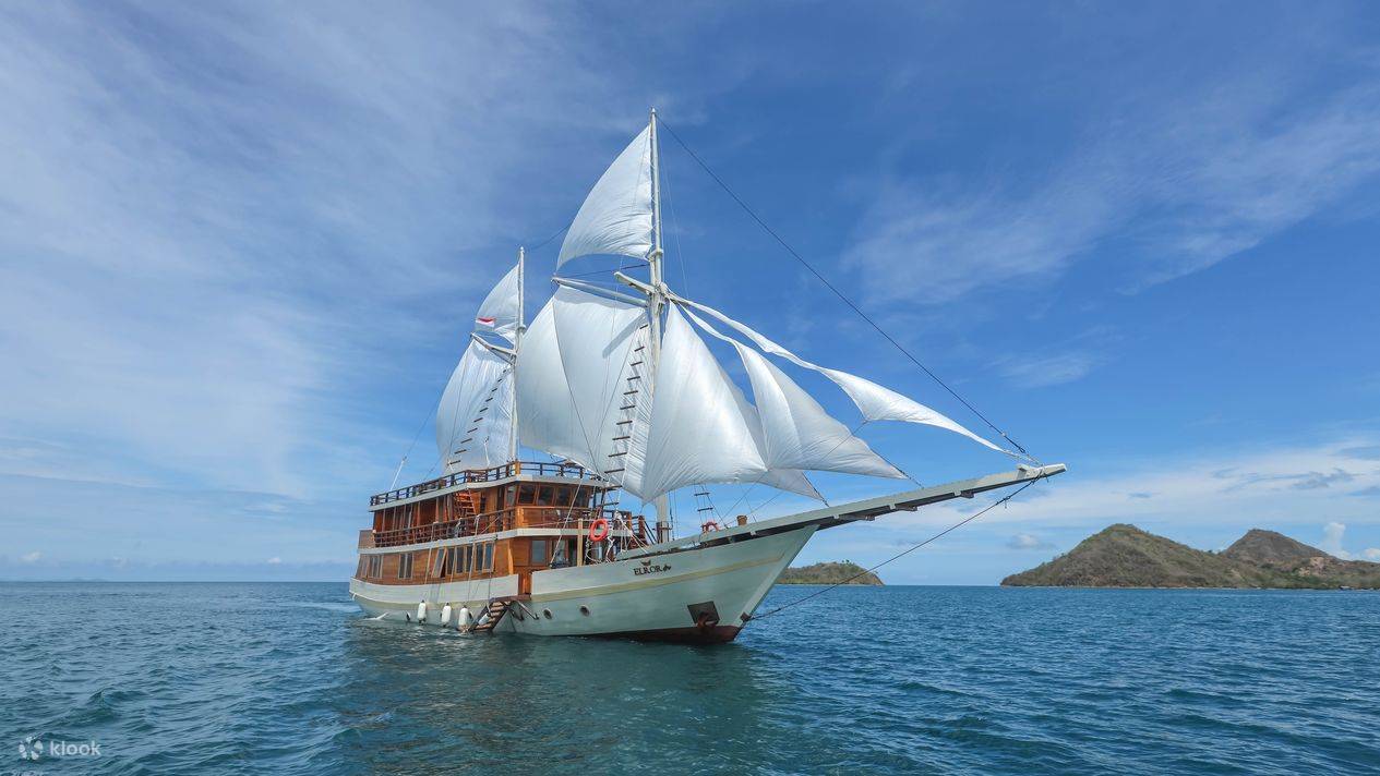 Elrora Liveboard Phinisea