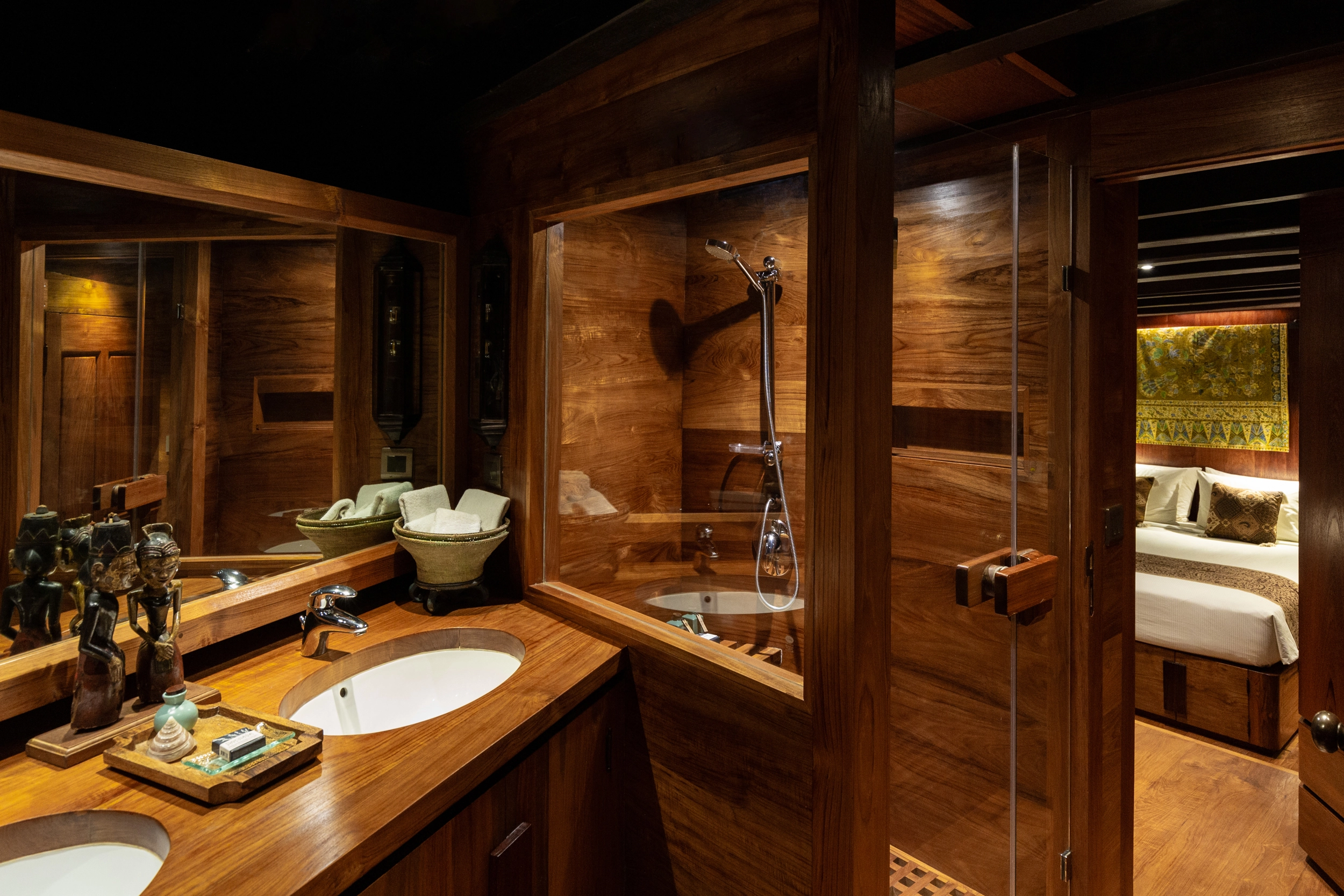 Silolona-Cabin-Java-2